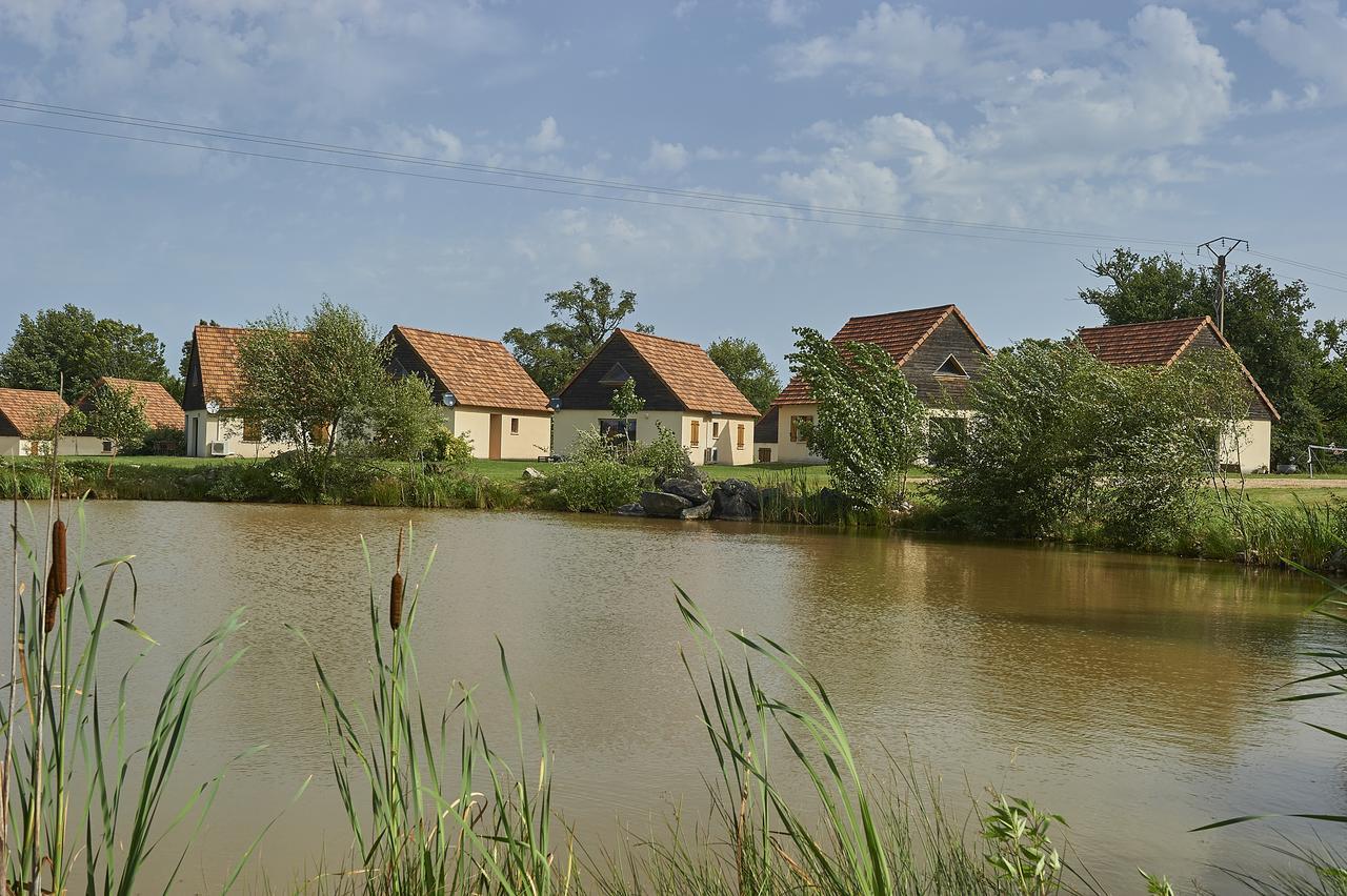 Le Lac Bleu Otel Lacapelle-Marival Dış mekan fotoğraf